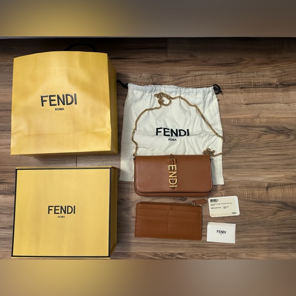 Fendi vitello grace matte fendigraphy wallet chain curio - Picture 2 of 9